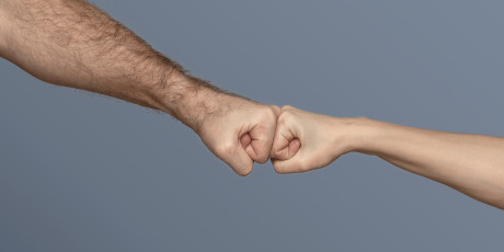 Voor de behandeling van pijn is pijneducatie een eenvoudig instrument dat de huisarts direct kan inzetten. Foto: Shutterstock