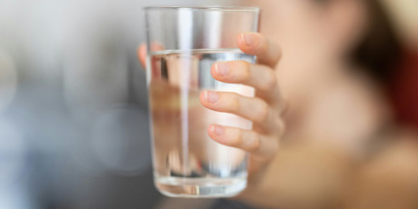 Drinkadvies blijft de belangrijkste maatregel bij urinesteenlijden. Foto: Unsplash.
