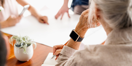 De huisarts speelt een centrale rol bij de informatievoorziening over de laatste levensfase. Foto: Shutterstock