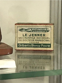 Vaccinatiemateriaal: een pennetje waarmee de entvloeistof in de huid werd gekrast (Bron: collectie Museum De dorpsdokter ­Hilvarenbeek).